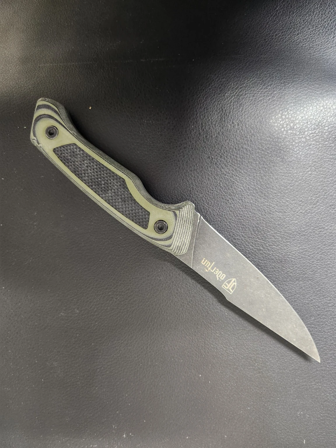 Hunting and outdoor knives